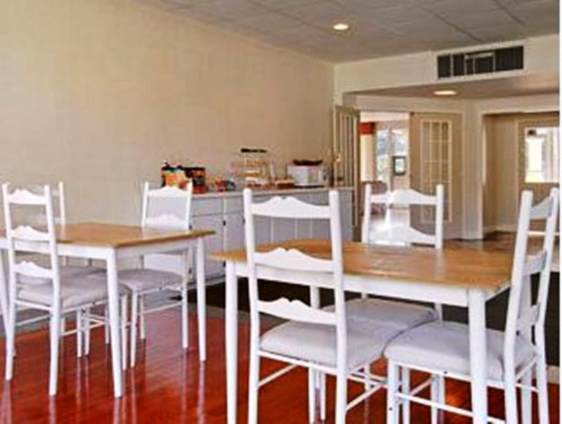 Super 8 By Wyndham Hardeeville - Savannah North Exteriör bild