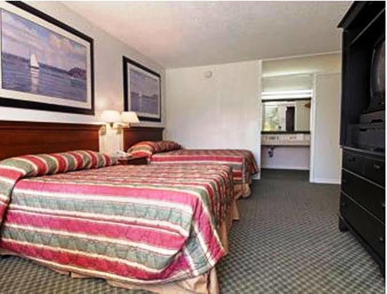 Super 8 By Wyndham Hardeeville - Savannah North Exteriör bild